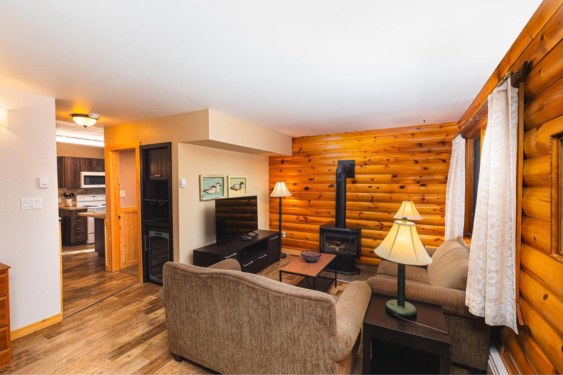 Overlander Mountain Lodge Jasper Exterior photo