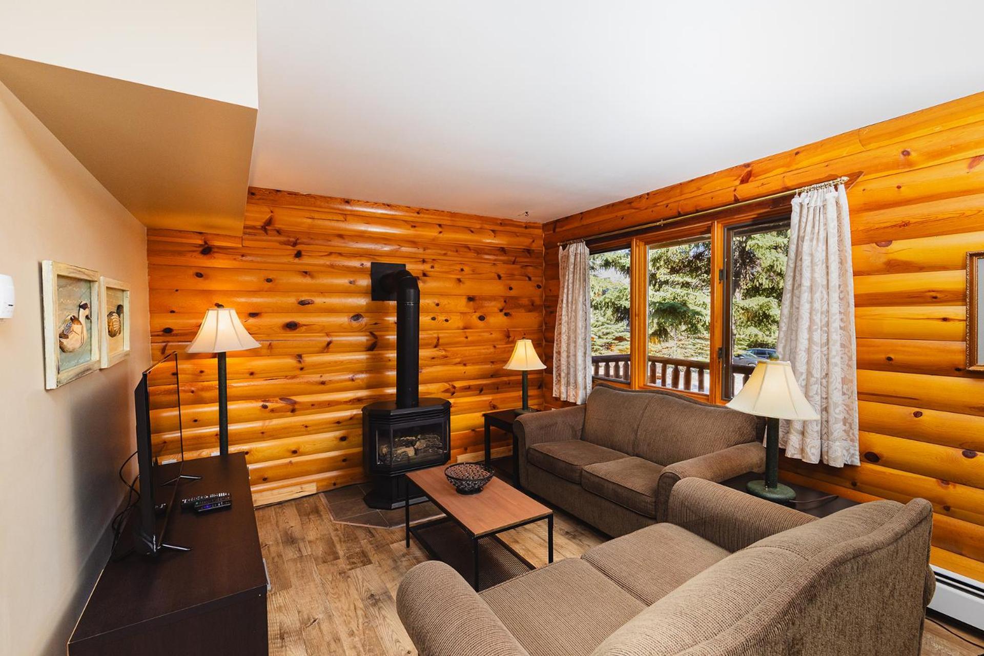 Overlander Mountain Lodge Jasper Exterior photo