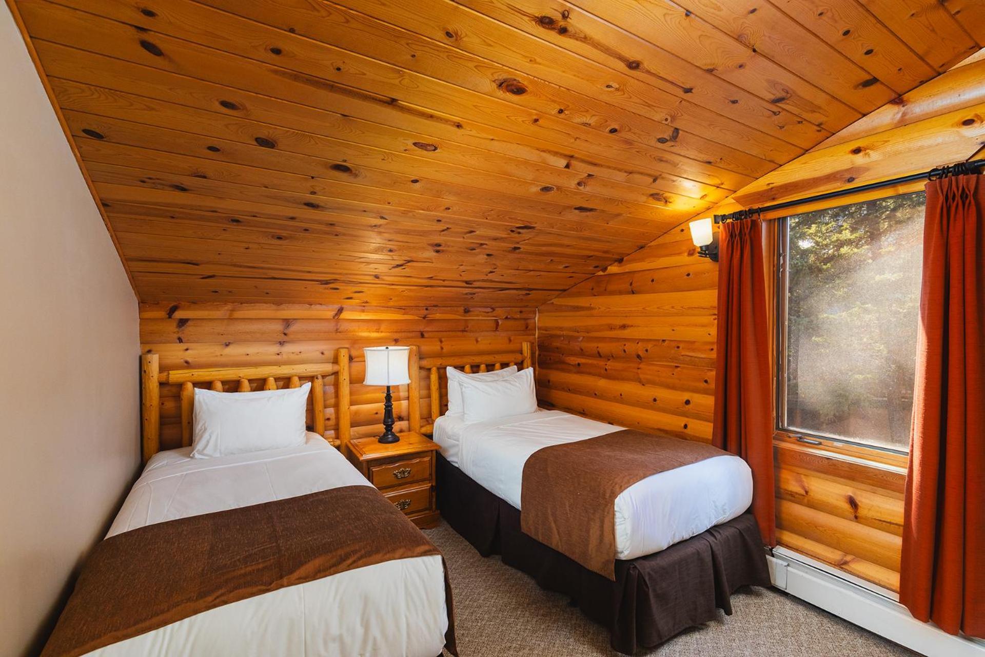 Overlander Mountain Lodge Jasper Exterior photo