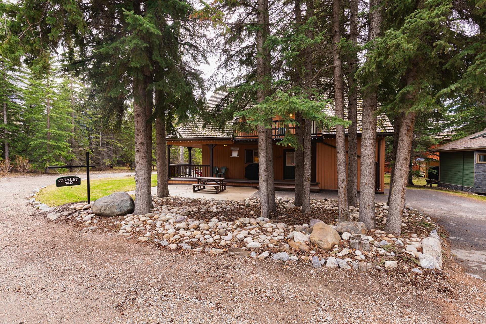 Overlander Mountain Lodge Jasper Exterior photo