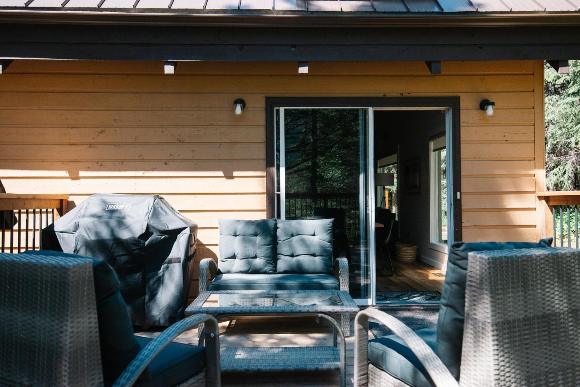 Overlander Mountain Lodge Jasper Exterior photo